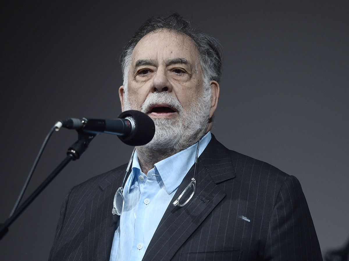 Фрэнсис Форд Коппола (родился в 1939 году), режиссер «Крёстного отца», прошел 3 банкротства. В 1983 году прогорела его компания Hollywood General Studios, на которой он снял провальный мюзикл «От всего сердца» (сборы $637 000 при бюджете $26 млн). В 1990 шлейф долгов заставил обанкротить студию Zoetrope, а в 1992 году прибегнуть к личному банкротству. Работ, сходных по величине с «Крестным отцом» и «Апокалипсисом сегодня», после этого не было и близко. Фрэнсис Форд Коппола. Фото: Zuma\TASS