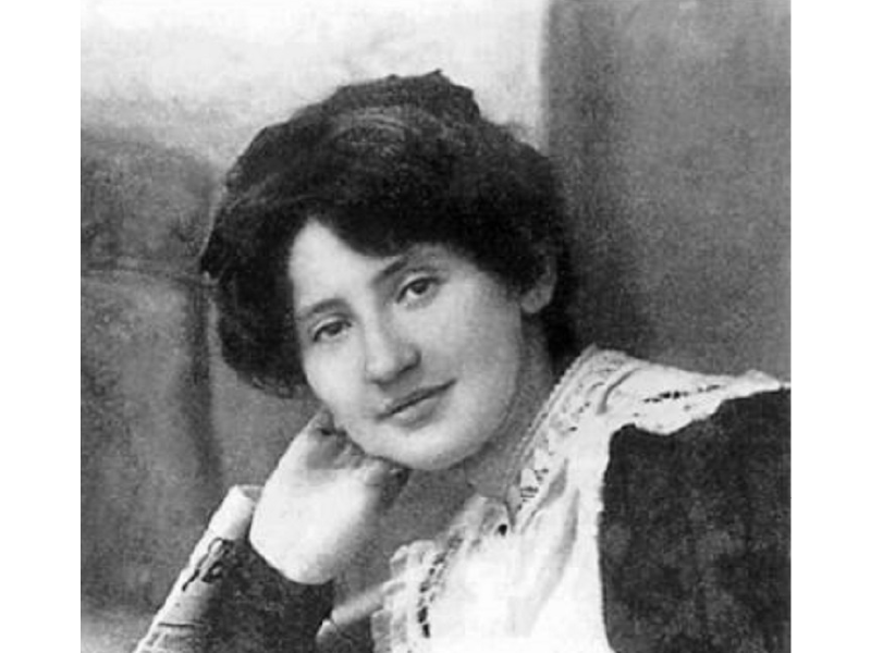 За все время существования органов прокуратуры лишь однажды их возглавляла женщина. Фаина Нюренберг в середине 1930-х некоторое время исполняла обязанности Прокурора РСФСР. Ее внезапно сняли с должности в 1937-м, а позже обвинили в участии в антисоветской организации среди работников прокуратуры. Расстреляна в 1938-м, реабилитирована в 1956-м. 
Фото: ru.wikipedia.org