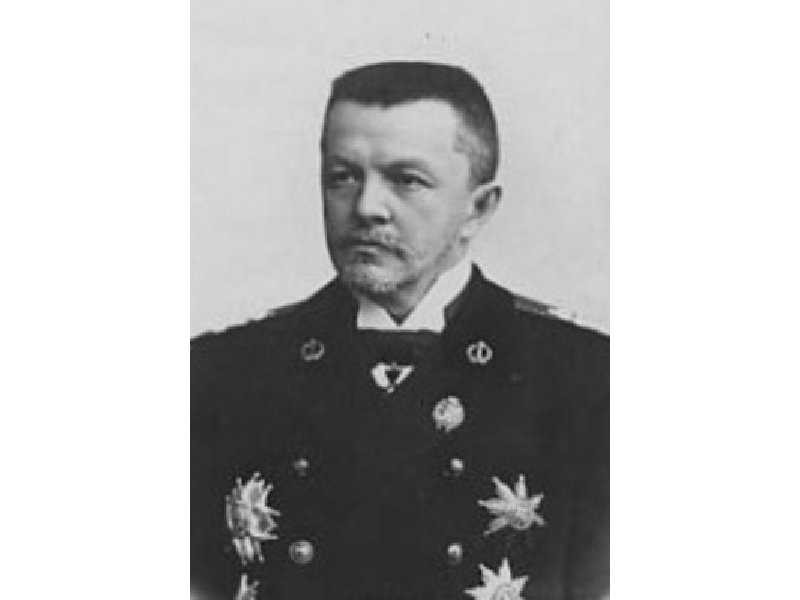 Николай Муравьев был министром юстиции и генерал-прокурором с 1894 по 1905 год. Он представлял обвинение по делу об убийстве Александра II, которое подготовила и совершила революционная организация «Народная воля» в марте 1881 года на набережной Екатерининского канала в Санкт-Петербурге. В суде Муравьев произнес почти пятичасовую речь. Он требовал приговорить всех подсудимых к смертной казни. Пятерых из них казнили и только одну фигурантку дела, которая была беременна, отправили на каторгу.
Фото: biblioclub.ru