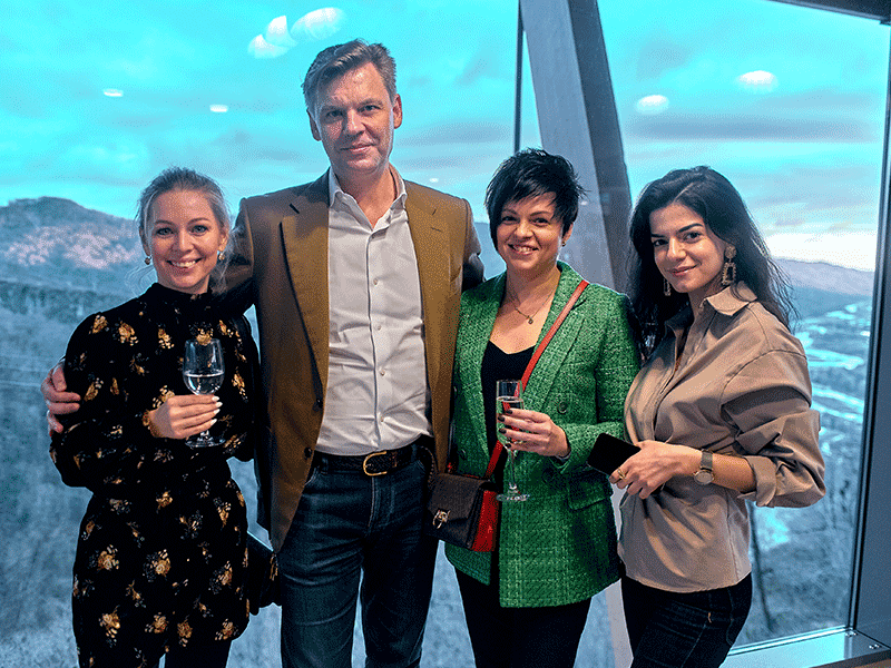 Слева направо: Анна Федорова, директор по маркетингу Право.ru; Евгений Тимофеев, партнер Bryan Cave Leighton Paisner (Russia) LLP; Татьяна Свиридова, юрист практики разрешения споров CMS Russia; Гюльнар Мамедова, маркетолог K&P.Law