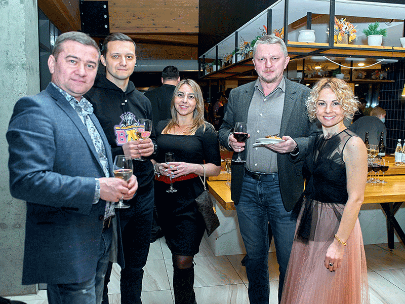 Слева направо: Денис Саушкин, управляющий партнер ZKS; Владимир Ефремов, партнер Арбитраж.ру; Максим Кульков, управляющий партнер KK&P; Ольга Савина, управляющий партнер Savina Legal