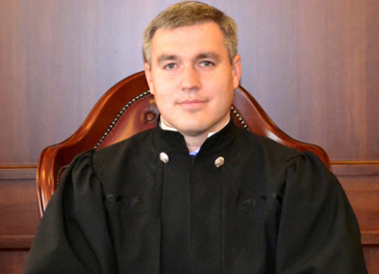 Присягу принял. В Березниковском суде новый служитель Фемиды - Непермские новост