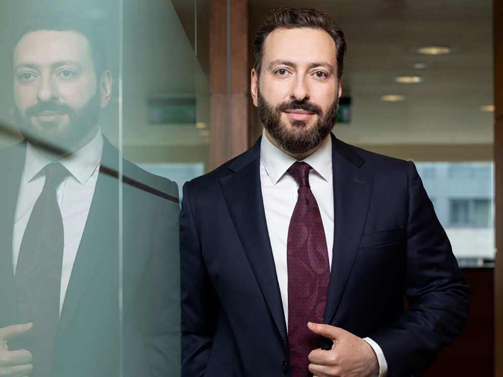 У управляющего партнера и главы корпоративной практики LEVEL Legal Services более чем 22-летний опыт работы в сложных комплексных международных проектах. Леонид Эрвиц допущен к практике в трех юрисдикциях: Англии и Уэльсе, Новом Южном Уэльсе (Австралия) и России. Эксперт выступит в третьей сессии, которая посвящена новым вызовам и возможностям для юрсообщества.