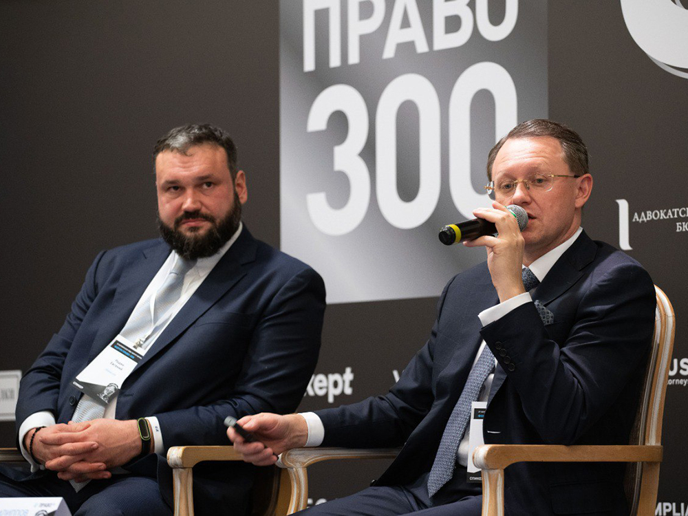 Еще один эксперт форума — заведующий Бюро адвокатов «Де-юре» Никита Филиппов. Его адвокатская карьера началась в 1996 году. Сейчас — вице-президент Гильдии российских адвокатов, входил в рабочую группу по совершенствованию закона «О банкротстве». На форуме Филиппов расскажет о разблокировке активов и исключении акций компаний из оборота на бирже.