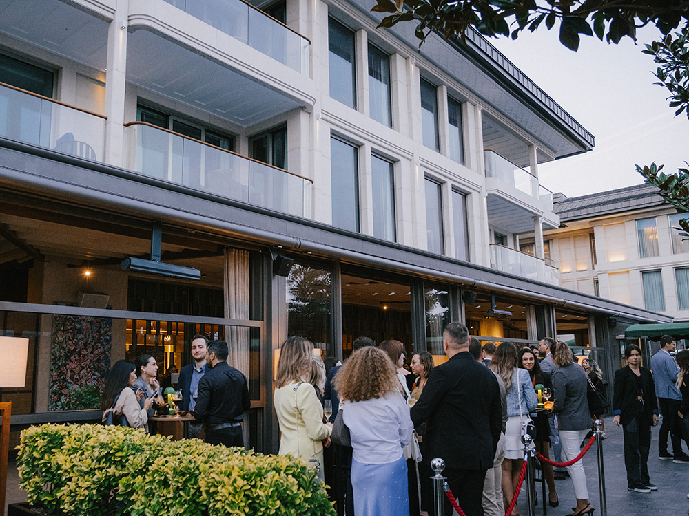 В первый день мероприятий Право.ru на Istanbul Arbitration Week 2023 прошел приветственный прием в атмосферном ресторане возле Босфора. 