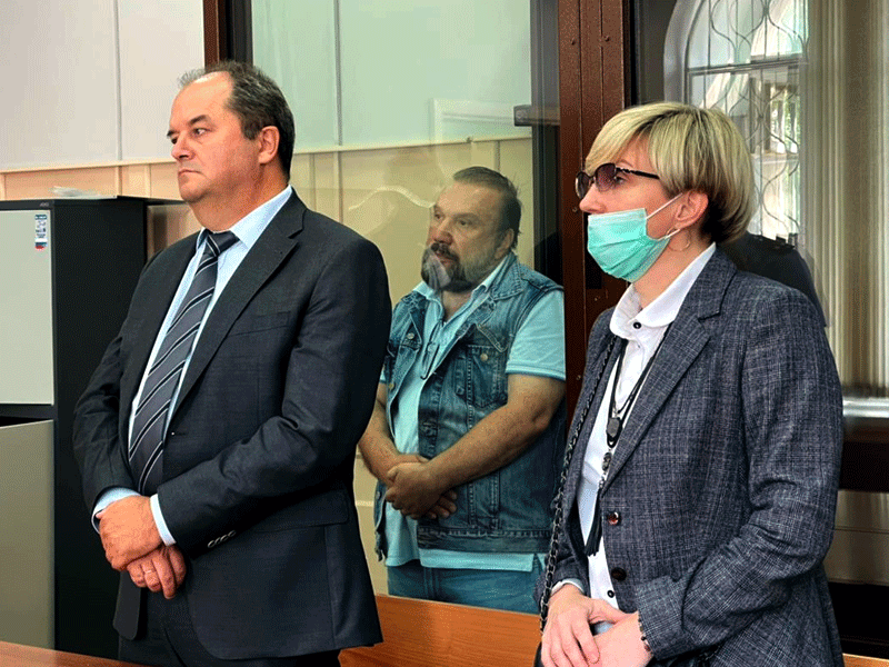 Шесть лет колонии получил бывший вице-президент «Интеко» Виктор Батурин. Симоновский райсуд Москвы признал его виновным в покушении на особо крупное мошенничество. По версии следствия, обвиняемый пытался похитить у сестры Елены Батуриной, экс-владелицы «Интеко», 25% акций компании. Этот пакет ценных бумаг оценивался почти в 14 млрд руб. Вмененное подсудимому преступление было совершено еще в 2011 году. Фото: vk.com/moscowcourt