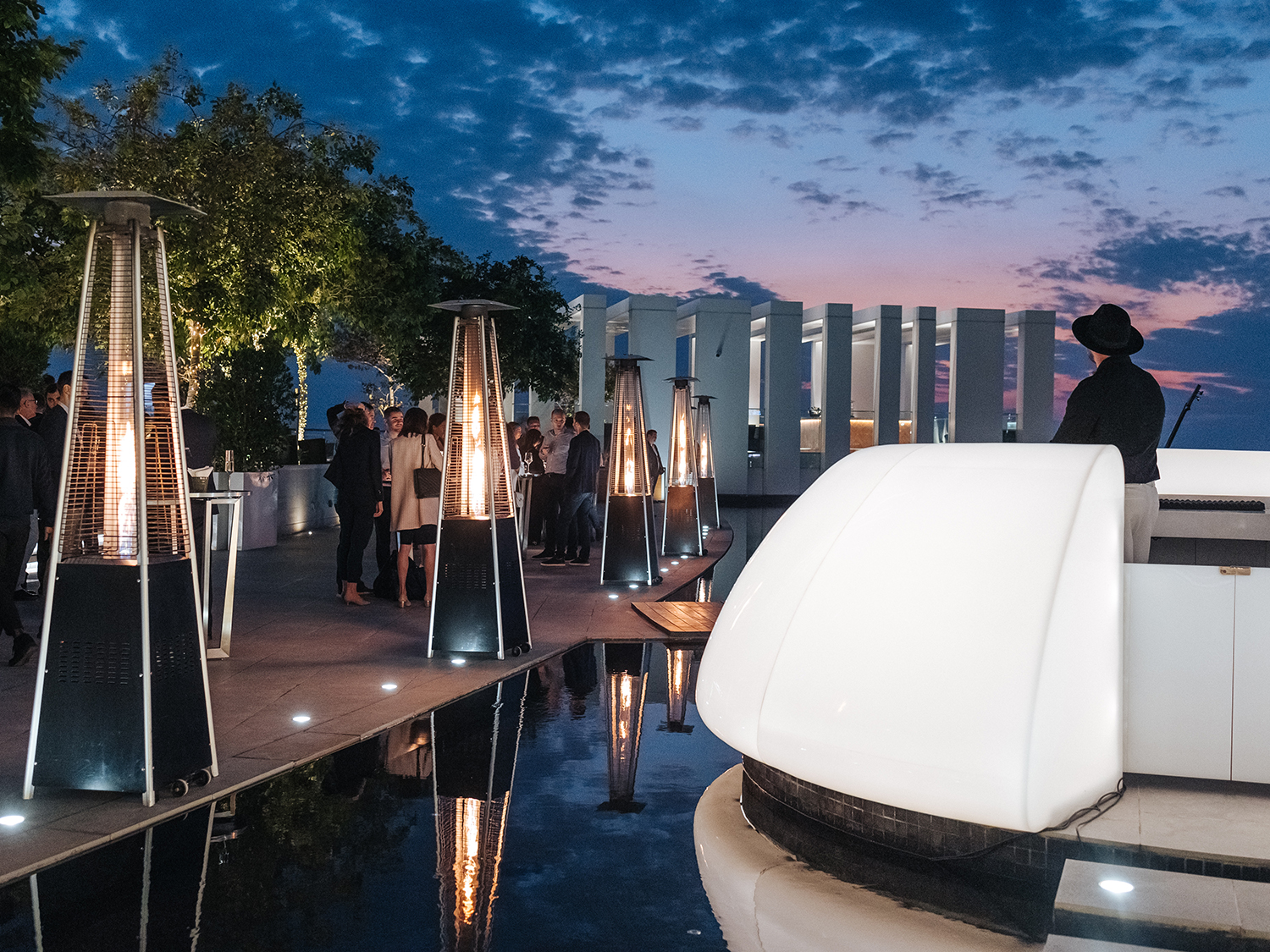 К вечеру раскаленный воздух Дубая успел остыть.