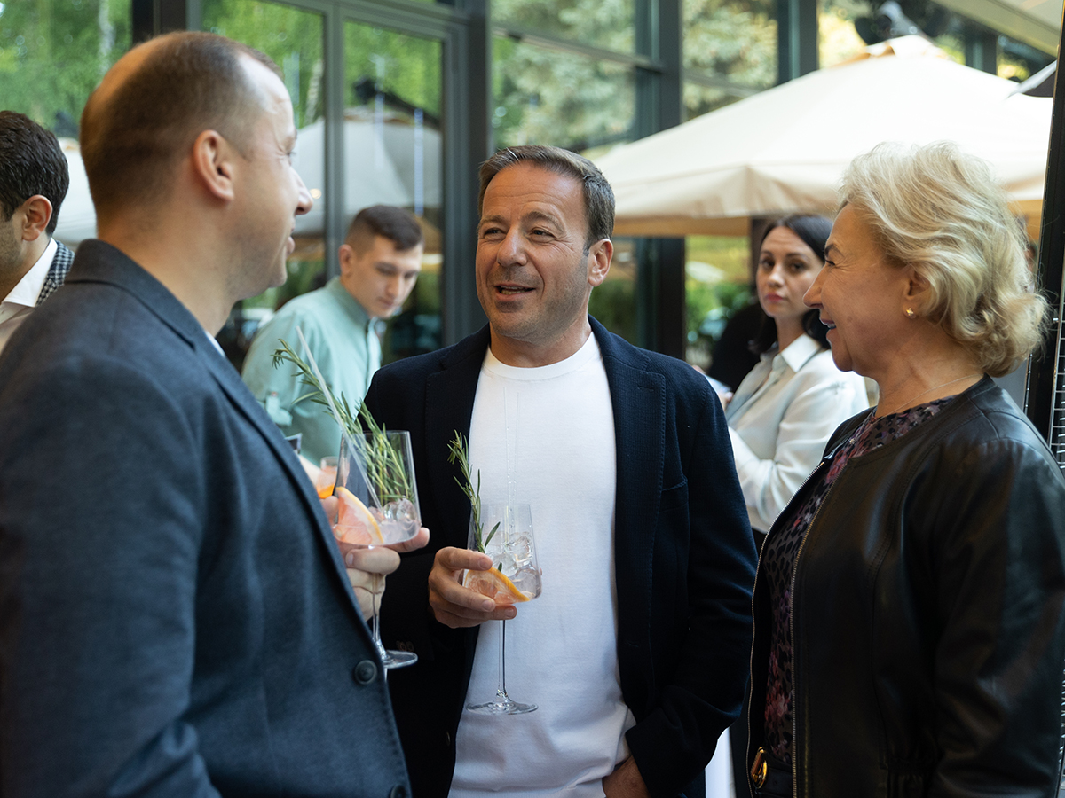 ...а заодно встречей с коллегами и друзьями.