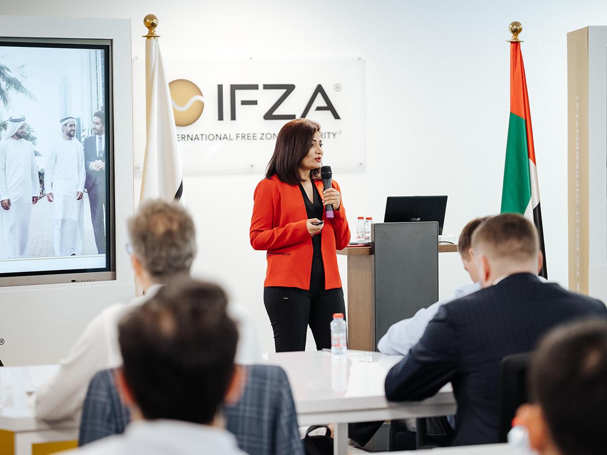 В первый день форума участников Dubai New Economy Legal Forum ждала бизнес-миссия в особую экономическую зону IFZA Dubai.