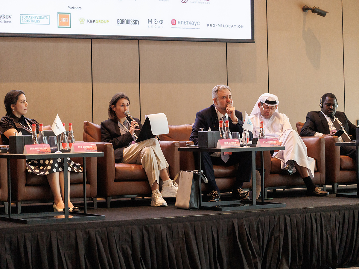 Заставил задуматься и вопрос об организации правосудия в новой экономической реальности. Эксперты обсудили возможности дубайского арбитража, законы шариата и международное частное право.