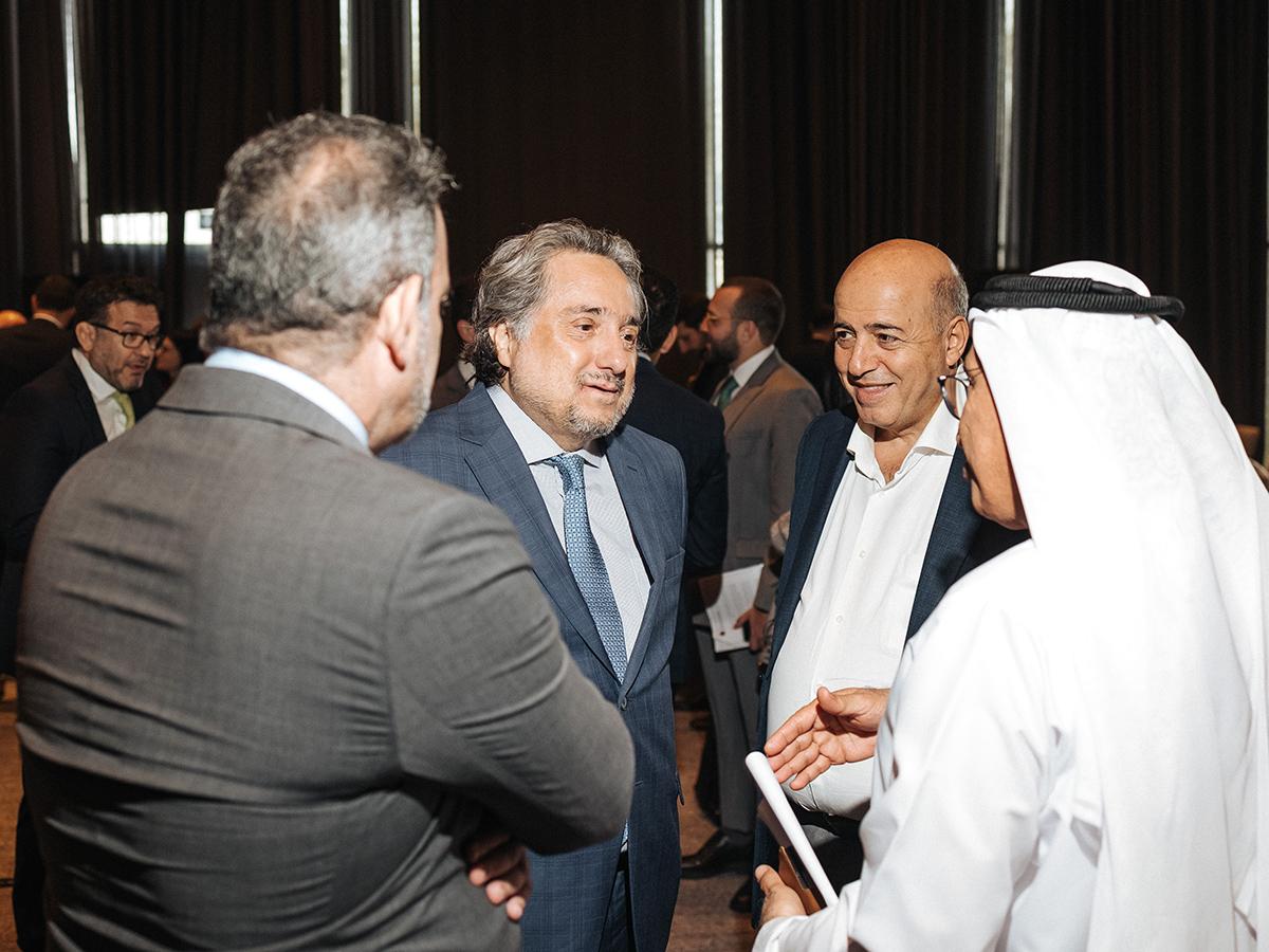 В перерывах между сессиями гости могли пообщаться со спикерами...