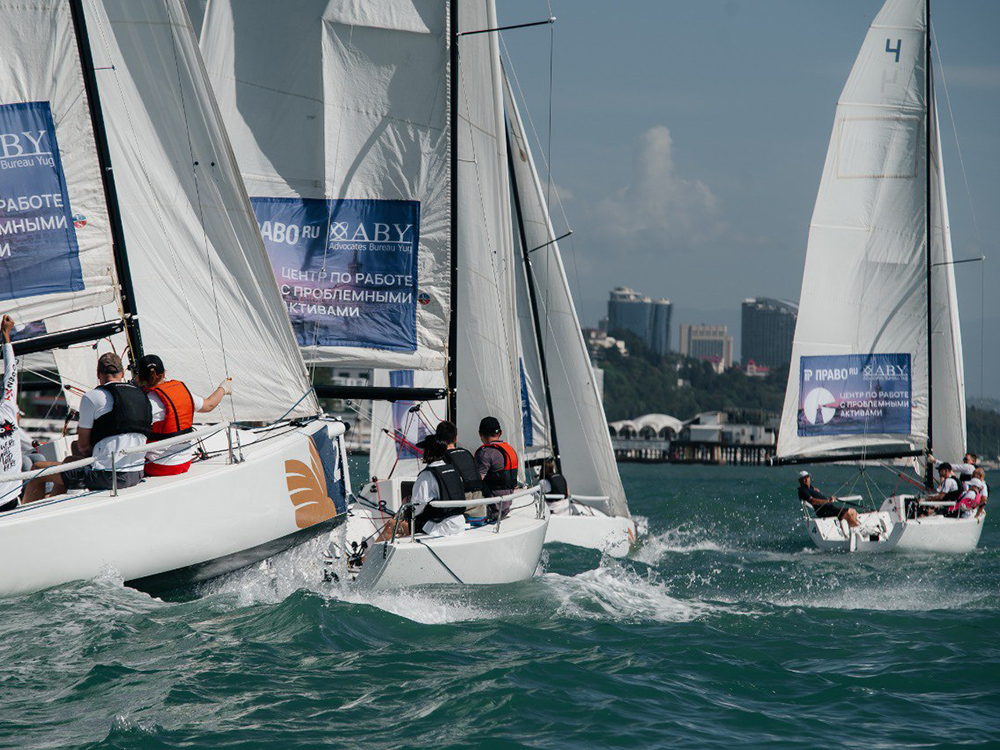 Состязание было зрелищным. Каждая из команд хотела прийти к финишу первой.