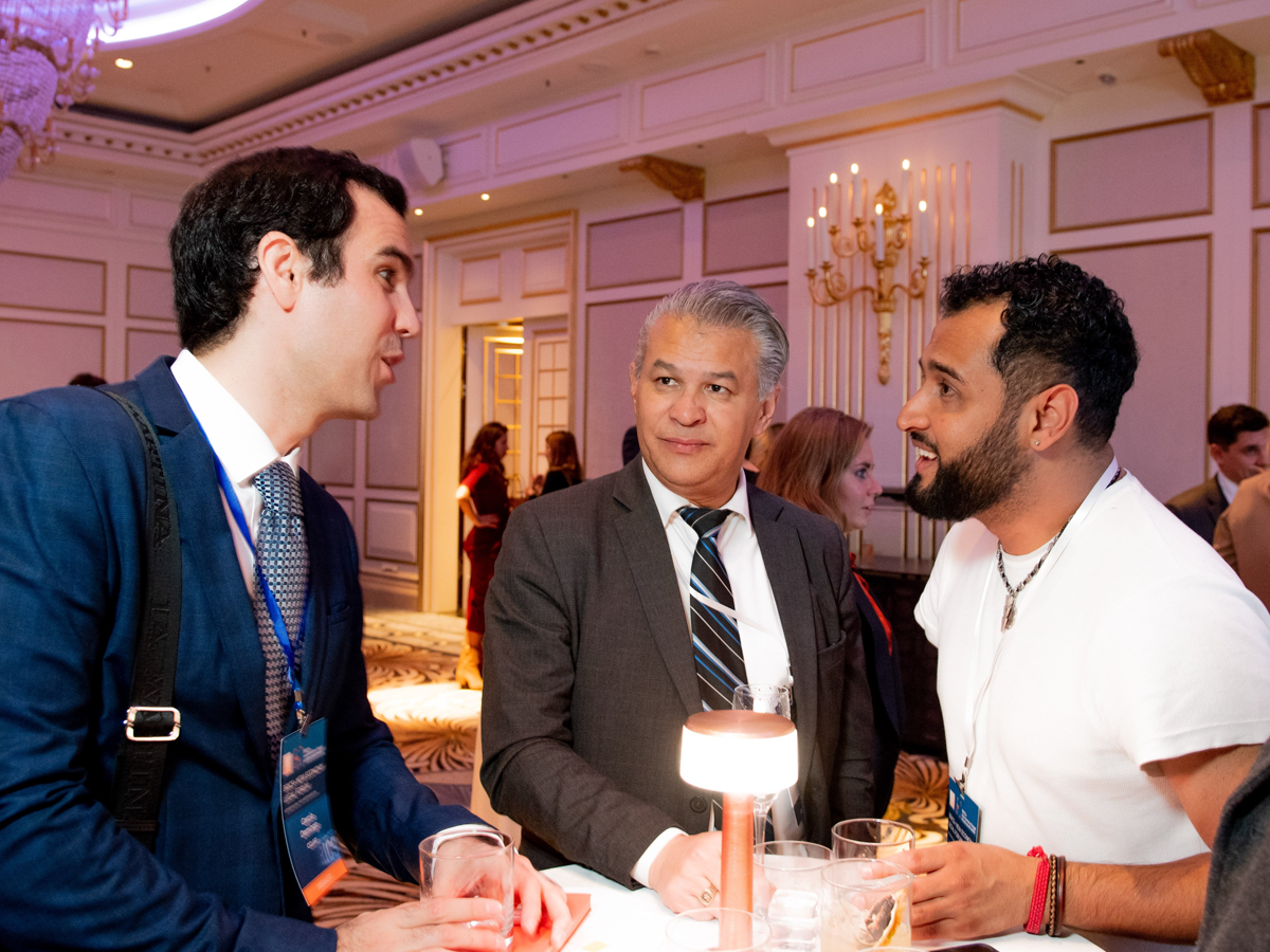 После деловой программы, участников ждал Networking Cocktail. Ведь нетворкинг — это не только общение, но и возможность заявить о себе широкой аудитории.