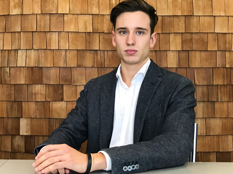 Лодовико Амианто, участник команды ВШЭ, победитель ВИС 2018 года. Студент 3 курса факультета права Туринского университета (Италия). Обучается по обмену на факультете права ВШЭ. Из Фоссано (Италия). Сформировал свое мировоззрение на книге