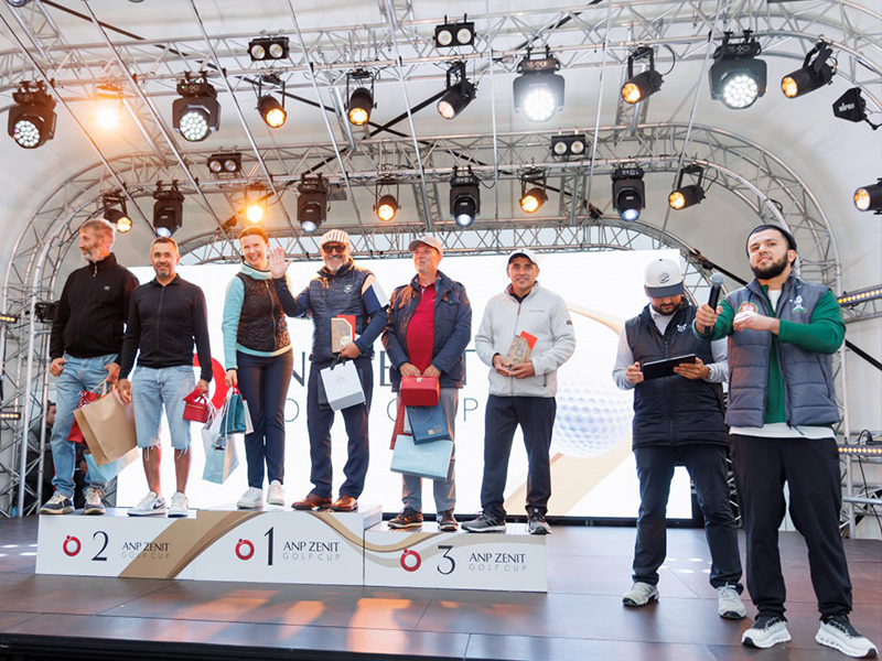 Долгожданная часть любого спортивного мероприятия — награждение победителей. Проигравшие же отправились тренироваться к гольф-турниру на Kazan Legal Week 2026. Еще год есть в запасе. 