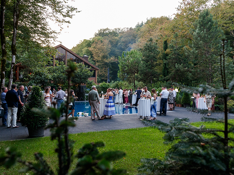 Форум начался с приветственного вечера под открытым небом.