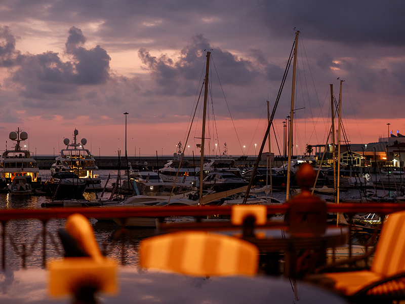 Вечером участники встретились в «Морском» — на берегу и без галстуков.