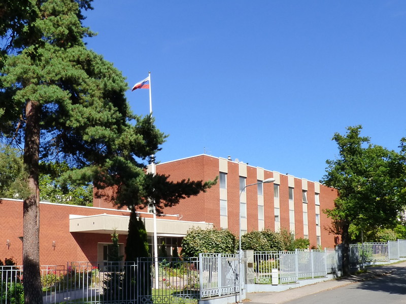 Торгпредство в Стокгольме по запросу Зедельмайера также было арестовано и продано. Апелляционный суд Швеции подтвердил законность операций, а до этого - и один из районных судов. В итоге, России не удалось отменить принудительную продажу здания. Аргументы страны о том, что здание имеет дипломатический статус - не сыграли. Новым владельцем стала шведская компания Power and Resource Science Energy AB, которая купила его за $1,68 млн// Фото: rysslandshandel.se