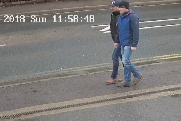 Британская полиция отследила все перемещения подозреваемых — на фотографии они запечатлены за несколько минут до нападения на Скрипалей. Кроме того, правоохранители нашли в номере, в котором остановились Петров и Боширов, флакон духов Nina Ricci со следами "Новичка".