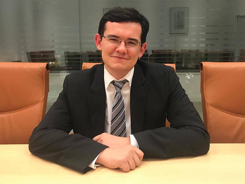 Игорь Кириллов - студент 2 курса магистратуры юридического факультета МГУ. Параллельно проходит обучение по программе включенного обучения в магистратуре Университета Париж II Пантеон-Ассас по программе LLM