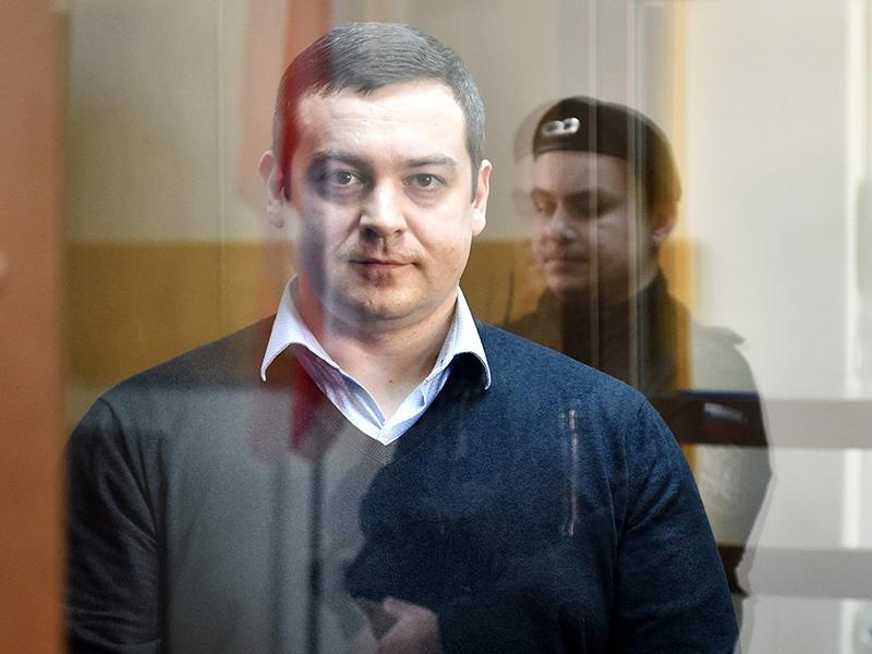 Осенью Дорогомиловский районный суд Москвы приговорил блогера Эрика Китуашвили к четырём годам и восьми месяцам заключения в колонии общего режима за мошенничество со страховкой на автомобили. Следствие считает, что ущерб от действий Китуашвили и других соучастников преступления превысил 8 млн руб. В этом же году Страсбургский суд признал незаконным содержание блогера в СИЗО на время расследования его дела и обязал российские власти выплатить ему €2100. 