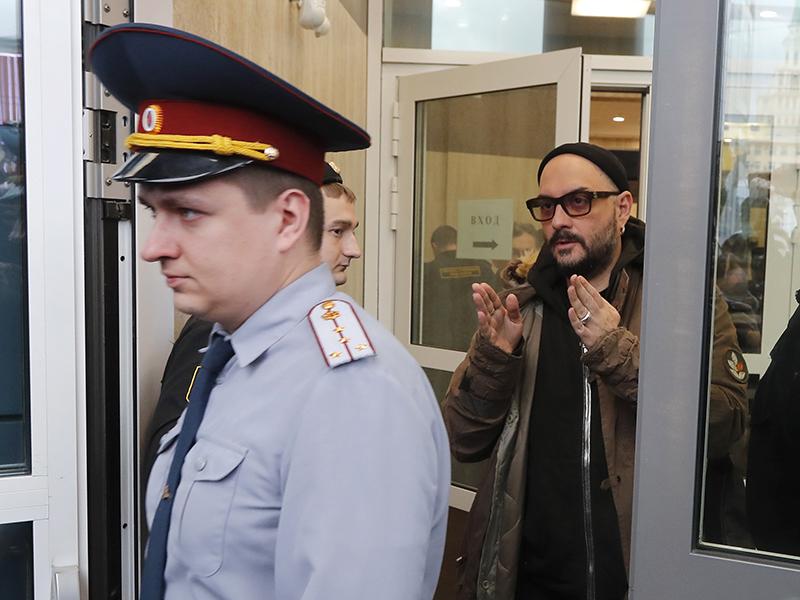 Мещанский районный суд в Москве рассматривает дело «Седьмой студии», фигурантами которого являются несколько менеджеров и деятелей культуры. По версии следствия, обвиняемые – Кирилл Серебренников, Алексей Малобродский, Юрий Итин, Нина Масляева и Софья Апфельбаум – похитили около 133 млн руб. бюджетных денег, которые государство выделило на проект «Платформа». В его рамках студия ставила спектакли и проводила другие мероприятия. Никто, кроме Масляевой, не признает свою вину.