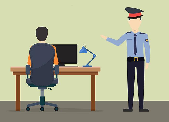 Крупный штраф или арест: как накажут за оскорбление власти