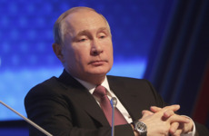 Путин пообещал налоговые льготы за внедрение российского ИИ / Владимир Путин на форуме «Деловая Россия». Фото: Михаил Метцель/ТАСС