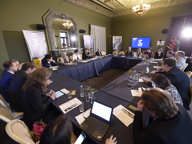 Пятое заседание дискуссионного клуба имени Замятина