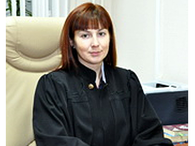 Ухова Лариса Дмитриевна